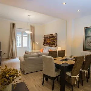 https://muelle-18.hotelsinnerja.org